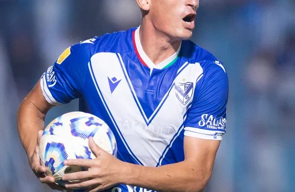Vélez le ganó a Atlético Tucumán y empieza a salir del fondo