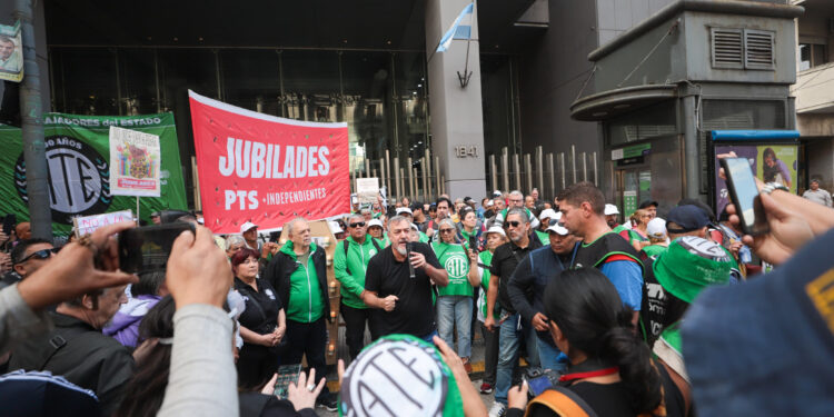 ATE definió un cese de tareas el miércoles al mediodía para marchar con los jubilados al Congreso