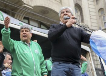 LOS MOYANO PIDEN QUE INCLUYAN A LOS CAMIONEROS EN LA VACUNACIÓN ANTE LA LLEGADA DE LA SEGUNDA OLA