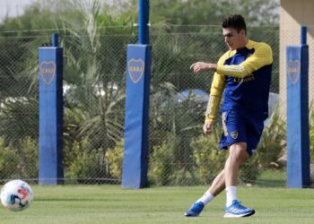 CON CARDONA, BOCA SE ENTRENA A PUERTAS ABIERTAS