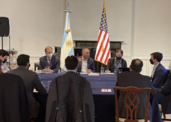TRAS MANTENER ENCUENTROS CON INVERSORES, GUZMÁN SE REUNIRÁ CON EL FMI EN WASHINGTON