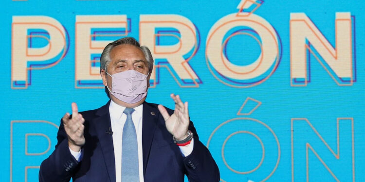 FERNÁNDEZ ASUMIÓ EL PJ NACIONAL CON PEDIDOS DE MANTENER LA UNDIAD Y CRÍTICAS CONTRA MACRI