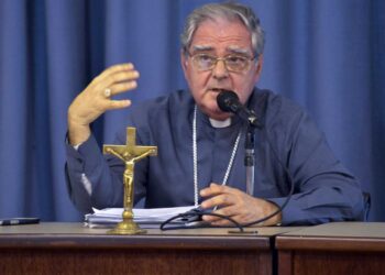 EL TITULAR DE LA IGLESIA ARGENTINA EXPRESÓ SU «DESACUERDO» POR SUSPENSIÓN DE CLASES