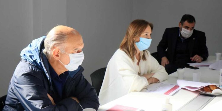 LA PROVINCIA CRUZÓ A VIDAL Y LA ACUSÓ DE «ABANDONAR AL PUEBLO»