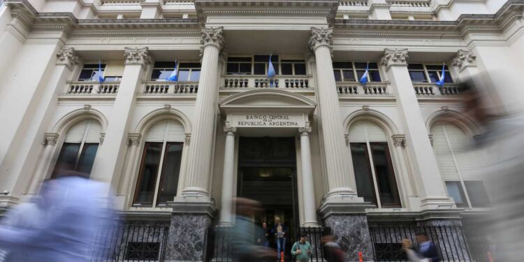 MARZO MARCÓ UN NUEVO RÉCORD DE DEPÓSITOS EN PESOS: PLAZOS FIJOS UVA, LOS QUE MÁS SUBIERON