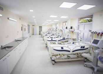 EN 15 DÍAS LAS CAMAS DE TERAPIA INTENSIVA EN LA CIUDAD PASARON DE ESTAR OCUPADAS EN UN 35,1% A UN 61,1%