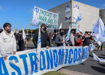 GREMIO GASTRONÓMICO ADVIRTIÓ QUE SE PERDIERON 25.000 PUESTOS LABORALES DEL RUBRO EN LA CIUDAD POR LA PANDEMIA