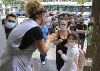 CAFIERO ASEGURÓ QUE LAS CLASES PRESENCIALES SON «PRIORIDAD» POR LO QUE LAS RESTRICCIONES SERÁN EN «OTRAS ACTIVIDADES»