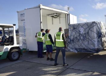 ASTRAZENECA RESPONDIÓ POR LA DEMORA EN LA ENTREGA DE VACUNAS: LLEGAN A PARTIR DEL PRIMER SEMESTRE DE 2021