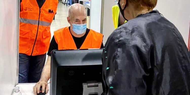 FERNÁNDEZ Y LARRETA COMPARTIERON LA PREOCUPACIÓN POR LA SUBA DE CASOS Y COINCIDIERON EN MANTENER ESCUELAS ABIERTAS