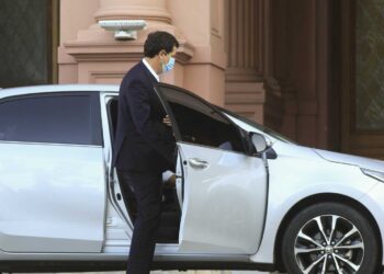 PASO: POR PEDIDO DE LA OPOSICIÓN, DE PEDRO POSPUSO SU VISITA AL CONGRESO
