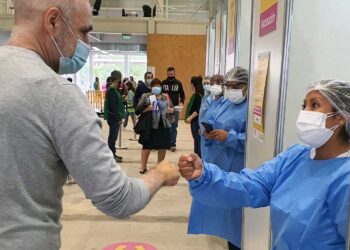 SANTILLI: «SI TENEMOS LA POSIBILIDAD DE COMPRAR VACUNAS, LOS RECURSOS VAN A ESTAR»