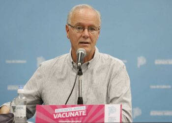 GOLLAN, EN ALERTA SOBRE LA SUBA DE CASOS DE COVID: «LA ALTURA DE LA OLA DEL TSUNAMI CRECE 20 METROS POR DÍA»