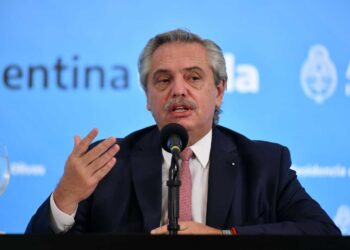 ALBERTO FERNÁNDEZ SOBRE EL FALLO QUE ORDENÓ QUE LAS CLASES SIGAN: «ES UN ESTRAGO JURÍDICO»
