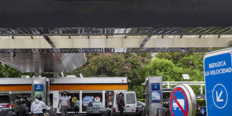 MÁS PRESIÓN INFLACIONARIA: YPF AUMENTA 6% LOS COMBUSTIBLES DESDE MAÑANA EN TODO EL PAÍS