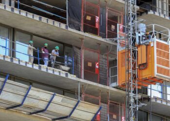 A PESAR DE LA PANDEMIA, EL EMPLEO EN LA CONSTRUCCIÓN CRECIÓ 3,4% EN FEBRERO RESPECTO DE ENERO