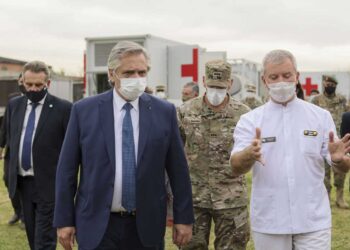 EL PRESIDENTE ADVIRTIÓ QUE HAY PACIENTES CON COVID QUE «DEAMBULAN POR LA CIUDAD BUSCANDO UNA CAMA Y TERMINAN EN LA PROVINCIA»