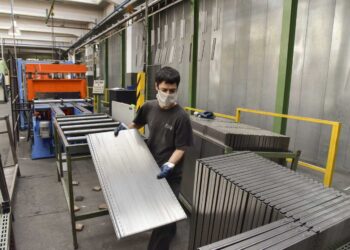 PRODUCCIÓN DE LA INDUSTRIA PYME CRECIÓ 13 POR CIENTO EN MARZO