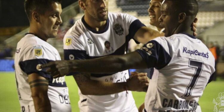 GIMNASIA LE GANÓ A NEWELL´S 2 A 1 EN UN PARTIDO QUE TUVO EMOCIÓN