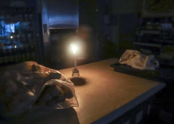 TRAS LA POLÉMICA POR LAS TARIFAS, BASUALDO REAPARECIÓ EN PÚBLICO