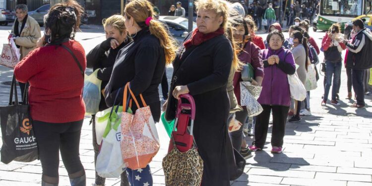 EL GOBIERNO LANZA UNA CANASTA BÁSICA DE ALIMENTOS Y ARTÍCULOS DE HIGIENE A PRECIOS CONGELADOS POR SEIS MESES