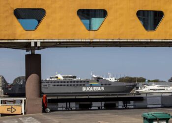 EL CIERRE DE FRONTERAS Y LA SUSPENSIÓN DE VUELOS DESDE PAÍSES DE ALTO RIESGO SE EXTENDIÓ HASTA EL 11 DE JUNIO