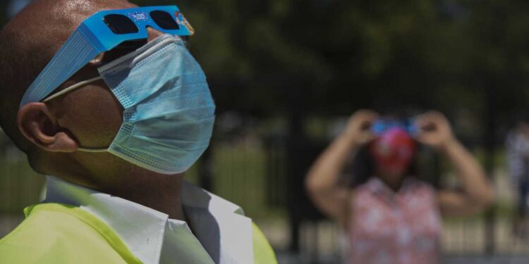 SE PRODUCIRÁ MAÑANA UN ECLIPSE DE LUNA QUE PODRÁ SER OBSERVADO EN EL PAÍS