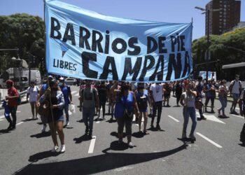 «CHINO» NAVARRO PIDIÓ A ORGANIZACIONES SOCIALES «UNA TREGUA POR 21 DÍAS» SIN MOVILIZACIONES PARA «FRENAR LA CURVA» DE CASOS