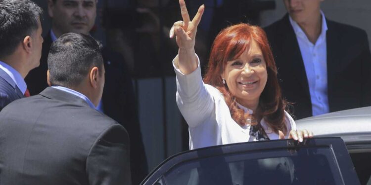 CRISTINA KIRCHNER ELOGIÓ A BIDEN POR SU PLAN DE RESCATE Y DESTACÓ QUE LO FINANCIE CON UN IMPUESTO A LOS RICOS