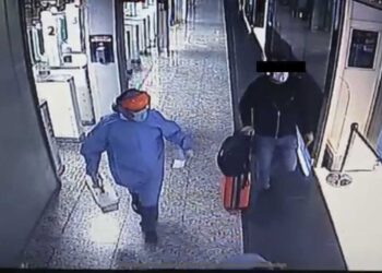 DETIENEN A UN PASAJERO PROVENIENTE DE MIAMI CON CORONAVIRUS QUE OCULTÓ EL RESULTADO DE SU TESTEO