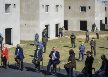 POSSE CUESTIONÓ LA «FOTO DE LA UNIDAD» DEL FRENTE DE TODOS Y ADVIRTIÓ POR EL «ENGRUDO DE GENTE»