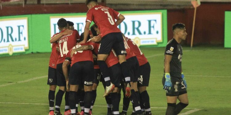 INDEPENDIENTE SE IMPUSO SOBRE HURACÁN Y OBTUVO LA CLASIFICACIÓN A LOS CUARTOS DE FINAL