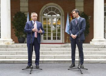 FERNÁNDEZ SE REUNIÓ CON EL REY DE ESPAÑA Y PEDRO SÁNCHEZ, Y RECIBIÓ RESPALDO EN LAS NEGOCIACIONES CON EL FMI