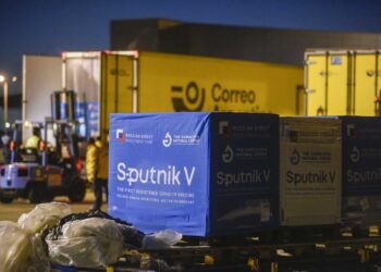 ARRIBÓ UN VUELO CON 500 MIL DOSIS DE SPUTNIK V