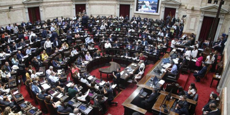 LEY DE BASES: EL MEGAPROYECTO LLEGA AL RECINTO DE LA CÁMARA DE DIPUTADOS Y EL GOBIERNO SE ENTUSIASMA CON LA MEDIA SANCIÓN