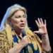 «Vas a terminar preso»: el mensaje de Elisa Carrió a Luis Caputo por la crisis en el Garrahan