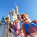 El dólar barato de Javier Milei y Luis Caputo sale del colchón para ir a Disney: requisitos para la visa