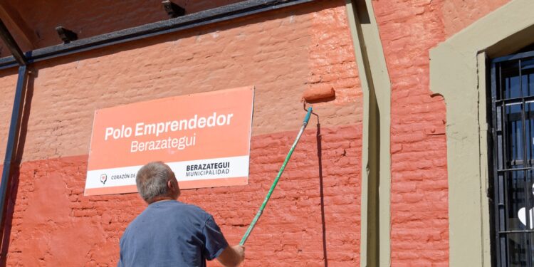 SE REMODELÓ LA PLAZA DE LA ESTACIÓN DE GUTIÉRREZ
