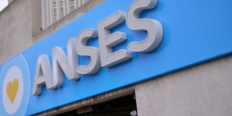Continúan los pagos de ANSES: así avanza el calendario para jubilados, AUH y otras prestaciones