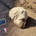 Hallan una imponente cabeza de mármol durante excavaciones en el centro de Roma