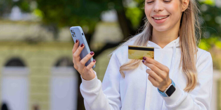 La generación sin efectivo: Cómo las billeteras digitales revolucionaron la economía adolescente