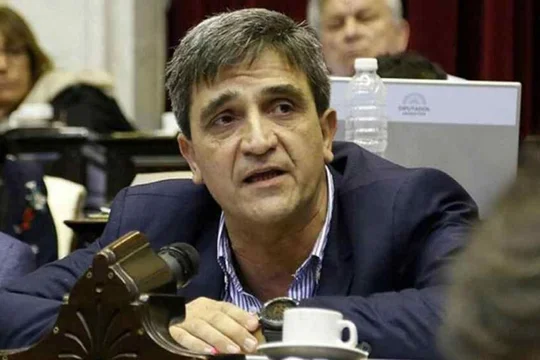 Yedlin: «Hay que resguardar de la motosierra de Milei» al hospital Garrahan