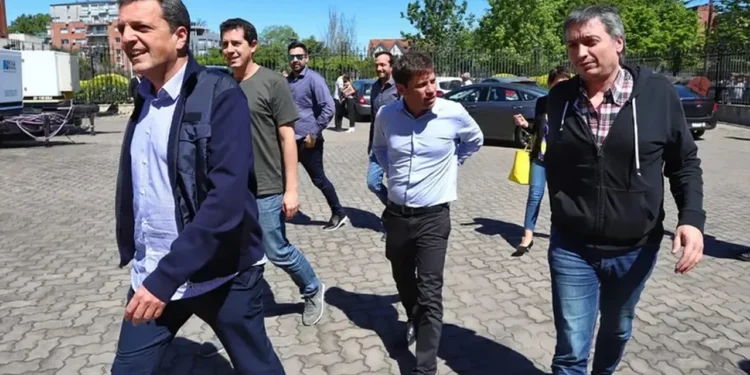 Intendentes, camporistas y massistas se disputan los lugares en las listas bonaerenses
