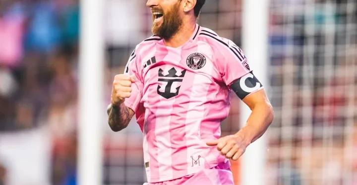 Con un doblete de Messi, el Inter Miami le ganó por 2-1 al New England Revolution