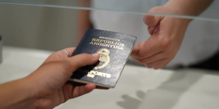 Pasaportes truchos: dónde conseguir uno nuevo GRATIS si tengo un viaje urgente