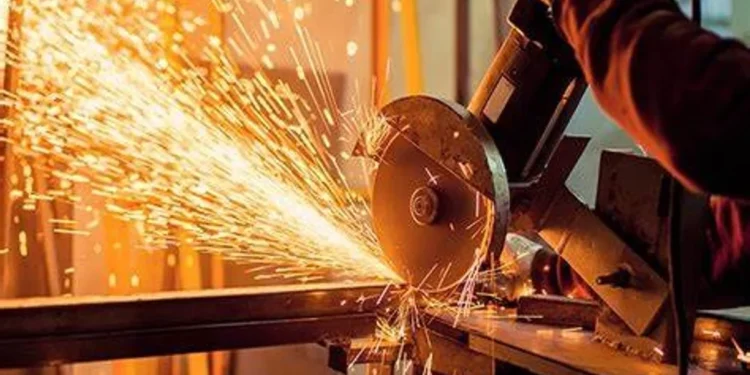 Con baja interanual y mensual, la industria utilizó el 58,2% de su capacidad instalada en julio