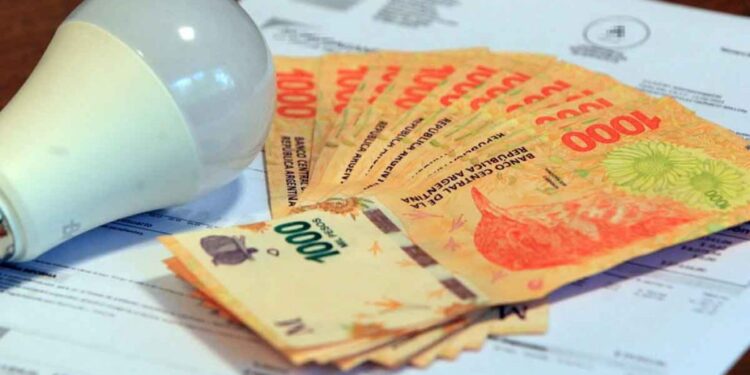 El costo de los servicios públicos para un hogar del AMBA sin subsidios bajó un 7,7% en septiembre