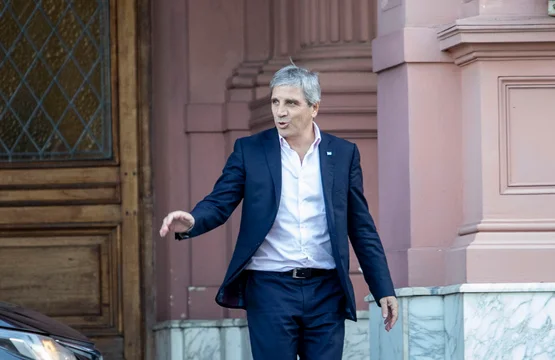 A la espera de novedades más firmes, Caputo extiende su estadía en Estados Unidos