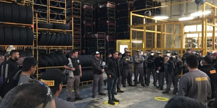 El Sindicato del Neumático realiza un paro de 24 horas
