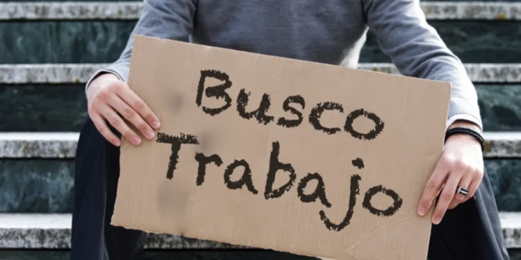 Casi 300 mil personas pidieron el seguro de desempleo desde la asunción de Javier Milei